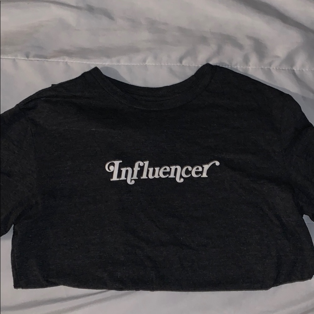 Aeropostale grey influencer tee shirt